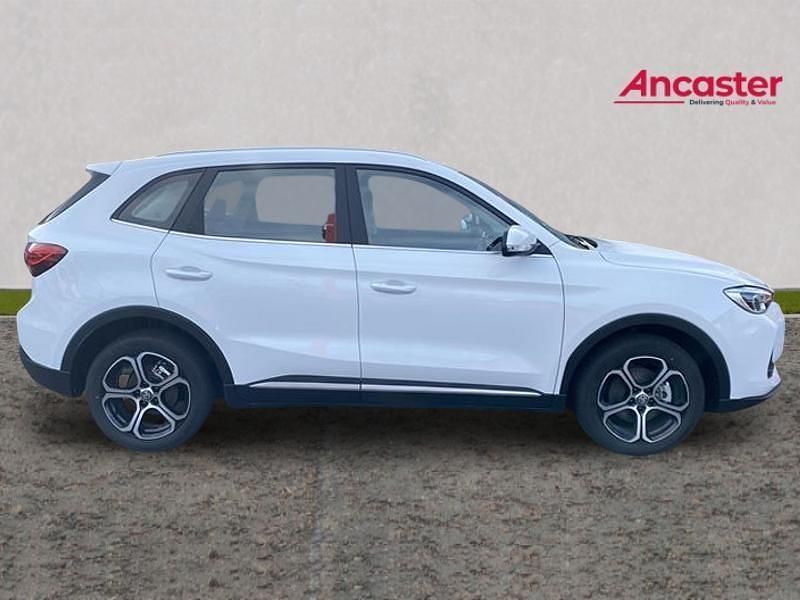 New MG ZS SE 192 HP (141 kW) 2025 White Hatchback