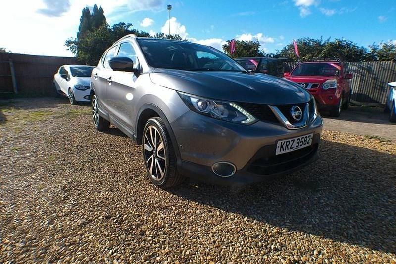 Grey Used 2016 Nissan Qashqai Tekna SUV | £6,995 (Good price) - Image 1/1