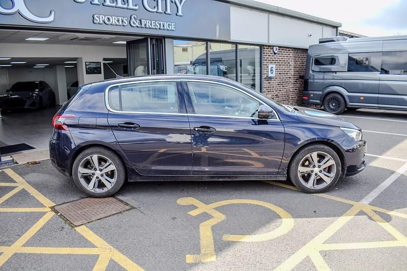Used Peugeot 308 Allure 130 HP (95 kW) 2018 Blue Hatchback