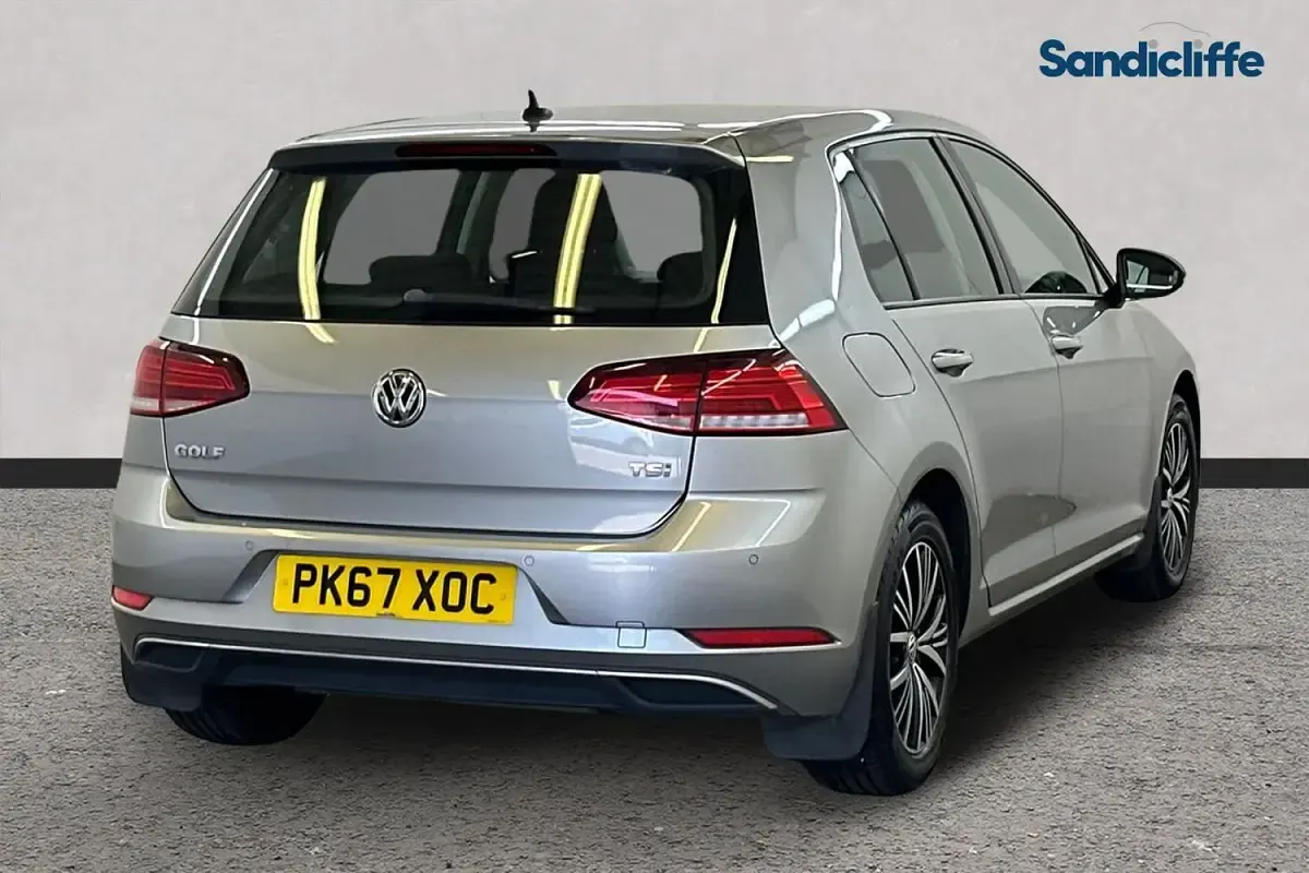 Used VW Golf VII SE 110 HP (80 kW) 2017 Silver Hatchback