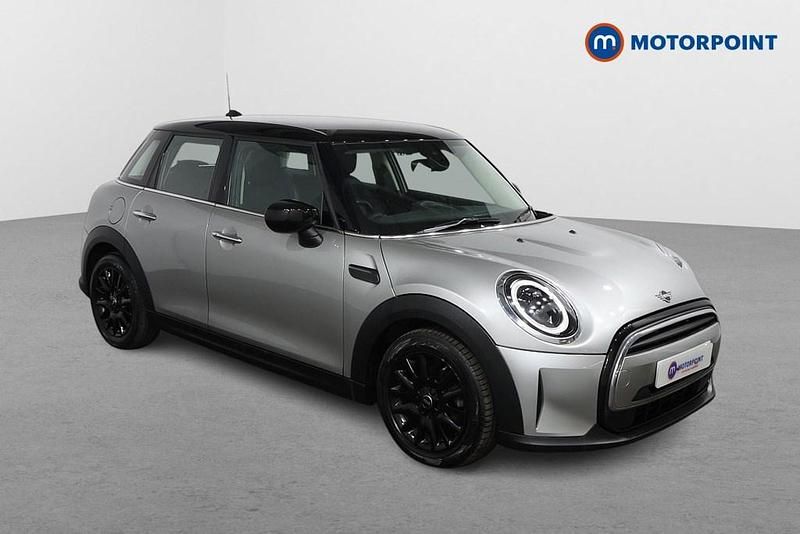 Silver Used 2022 Mini Cooper Classic Hatchback | £17,499 (Fair price) - Image 1/4