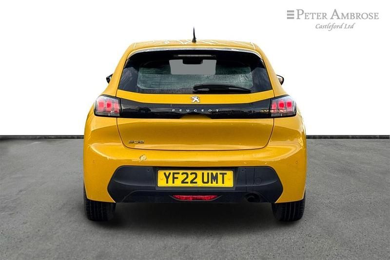 Used Peugeot 208 Active Premium 74 HP (54 kW) 2022 Yellow Hatchback