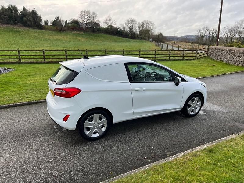 Used Ford Fiesta 85 HP (62 kW) 2020 White Hatchback