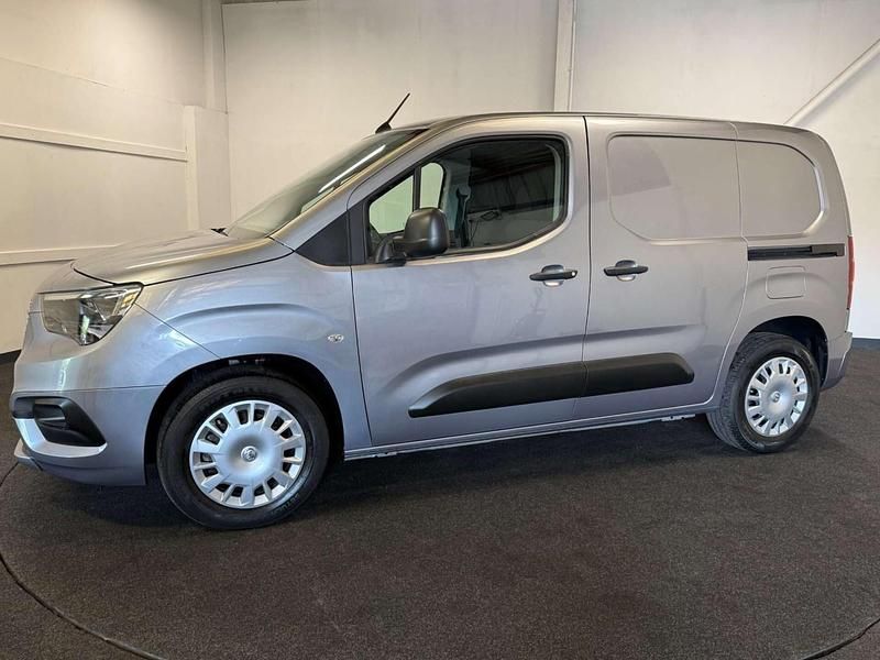 Second-hand Vauxhall Combo Sportive 50 kW (68 CP) 2021 Gri Monovolum