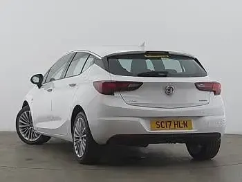 Used Vauxhall Astra Elite 2017 White Hatchback