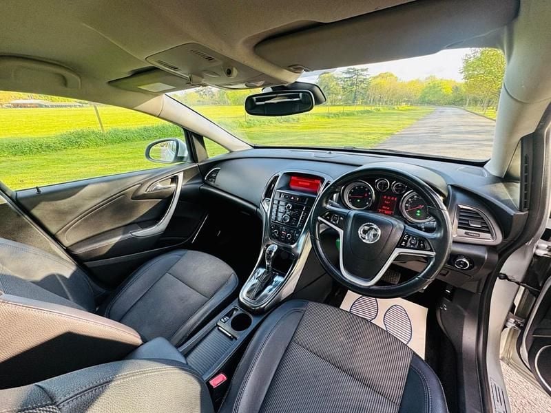 Used Vauxhall Astra 2010 Silver Hatchback
