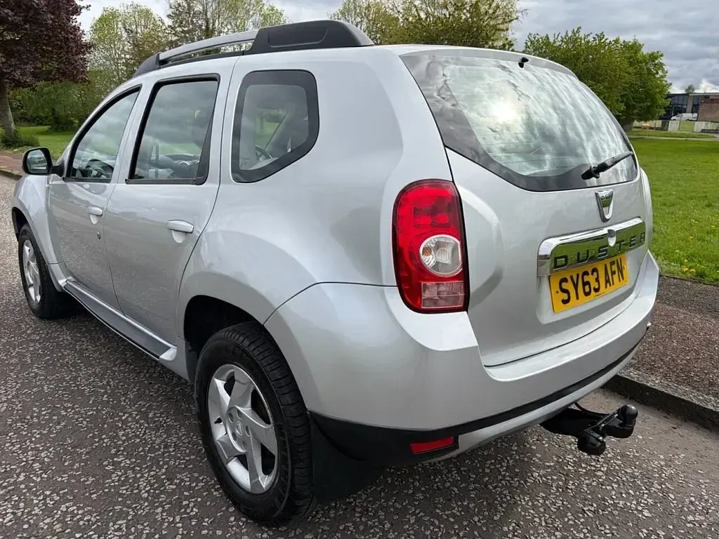 Usado Dacia Duster Lauréate 110 HP (80 kW) 2013 Prateado SUV