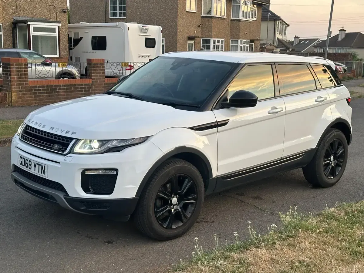 Used Land Rover Range Rover evoque SE 150 HP (110 kW) 2018 White Estate