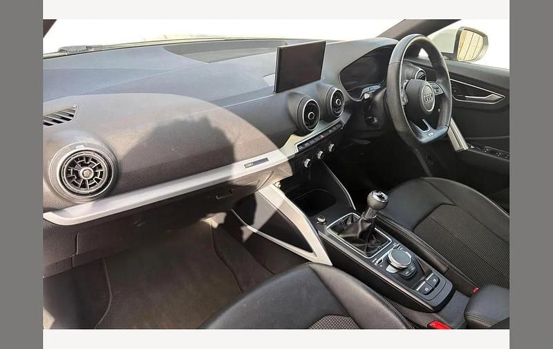 Used Audi Q2 S-Line 150 HP (110 kW) 2020 White SUV