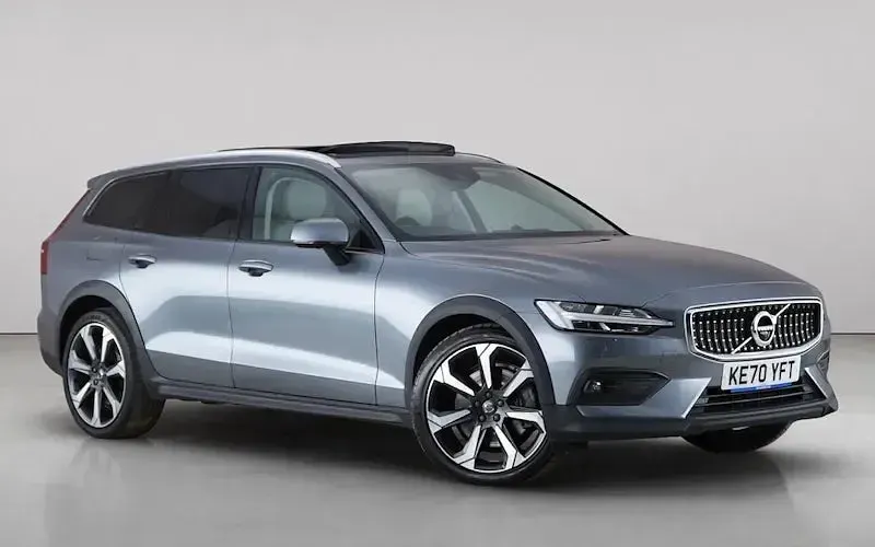 Used Volvo V60 CC 250 HP (183 kW) 2021 Estate