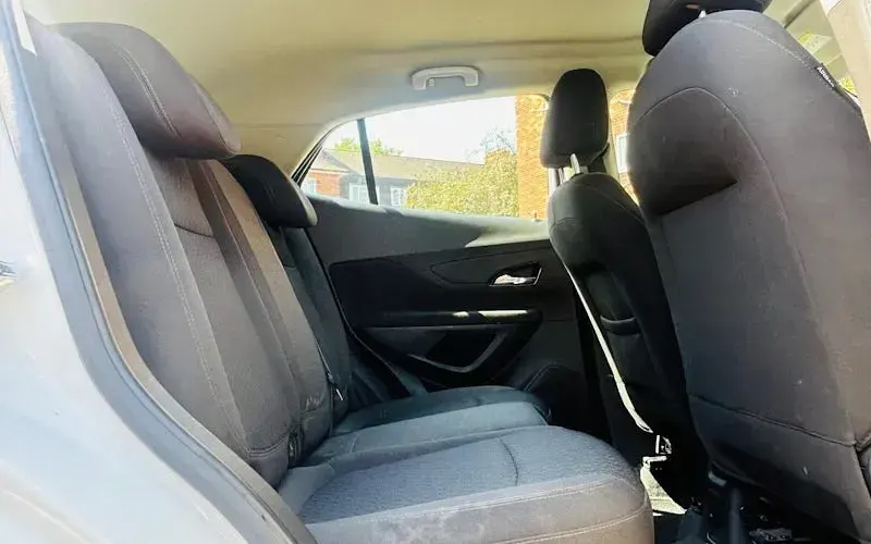 Used Vauxhall Mokka Design Edition 140 HP (102 kW) 2017 White SUV
