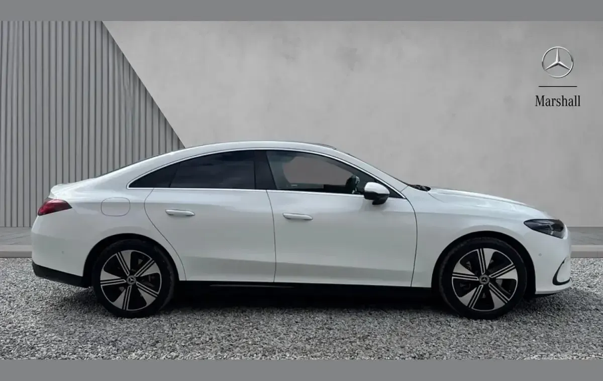 Usado Mercedes CLA 250+ 200 kW (272 HP) 2025 Branco Sedan