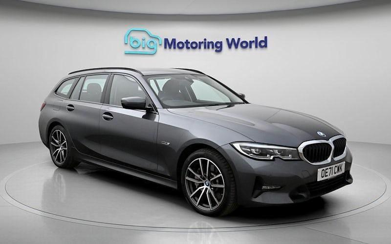 Used BMW 330e Sport Line 292 HP (214 kW) 2022 Grey Estate