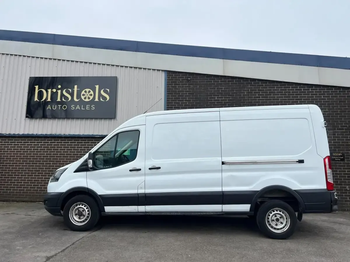 Second-hand Ford Transit 130 CP (95 kW) 2019 Alb Van