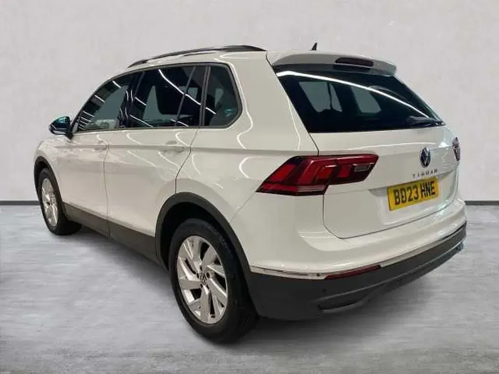Used VW Tiguan Life 150 HP (110 kW) 2023 White SUV