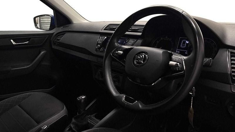 Used Skoda Fabia SE 60 HP (44 kW) 2021 Blue Hatchback