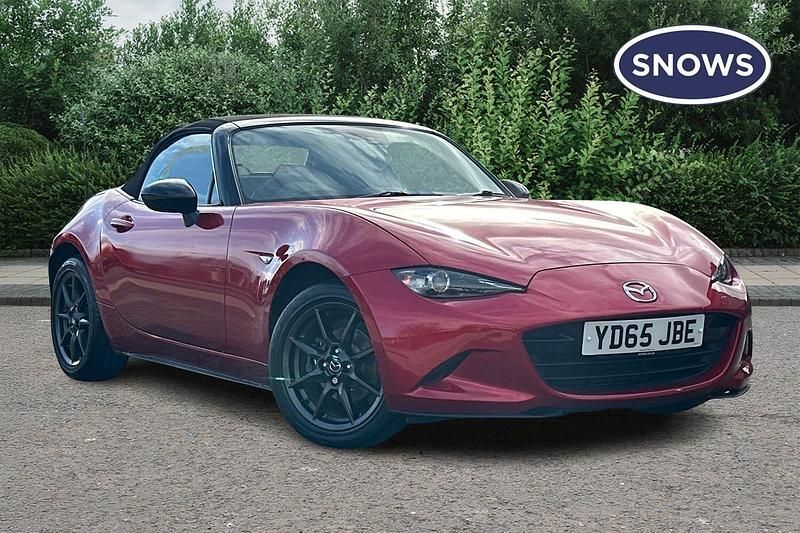 Used Mazda MX5 Inclusive 131 HP (96 kW) 2015 Soul red Cabriolet