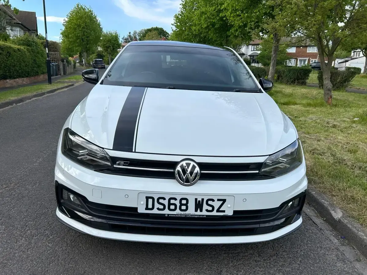Used VW Polo R-line 95 HP (69 kW) 2018 White Hatchback