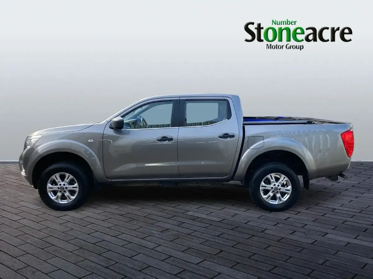 Used Nissan Navara Acenta 163 HP (119 kW) 2023 Grey Pickup