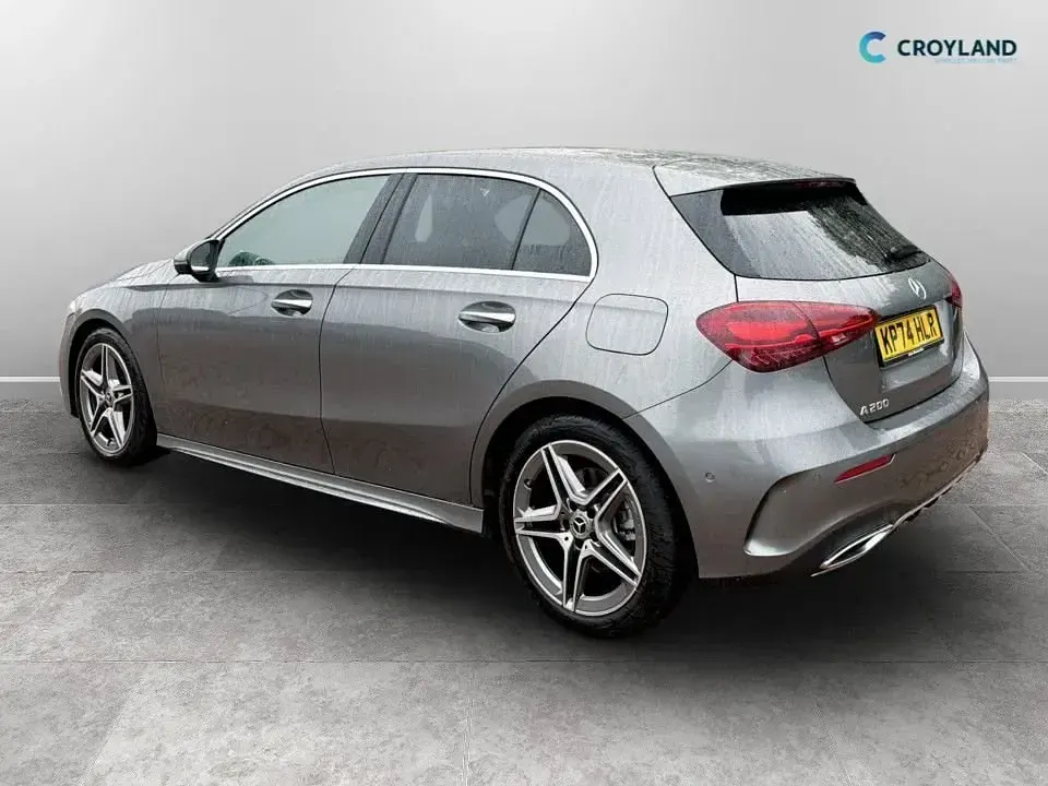 Begagnad Mercedes A200 Executive 163 HK (119 kW) 2024 Grå Halvkombi
