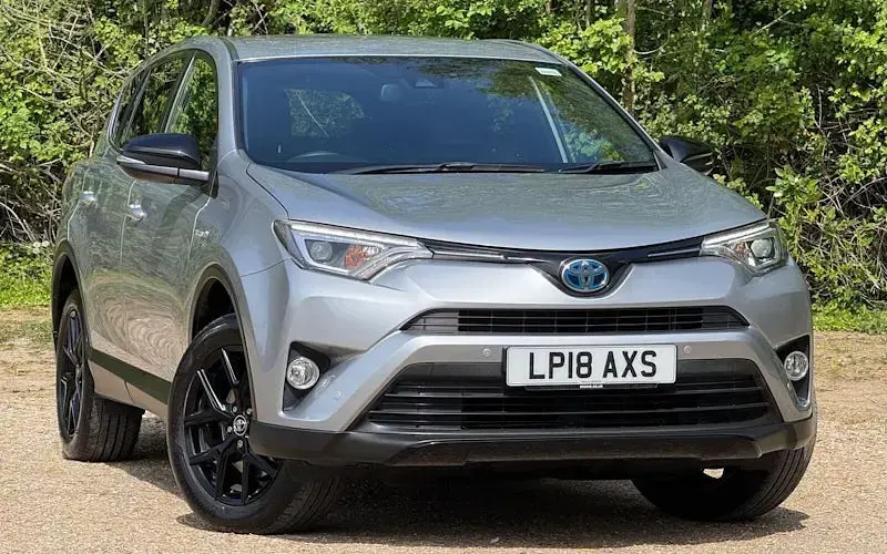Usado Toyota RAV4 197 HP (144 kW) 2018 SUV