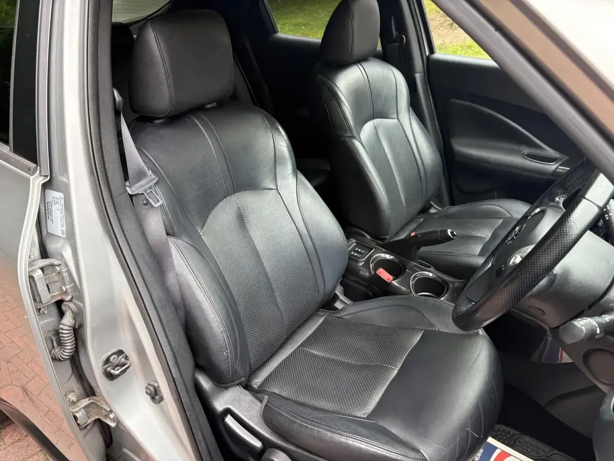 Used Nissan Juke Tekna 110 HP (80 kW) 2015 Silver SUV