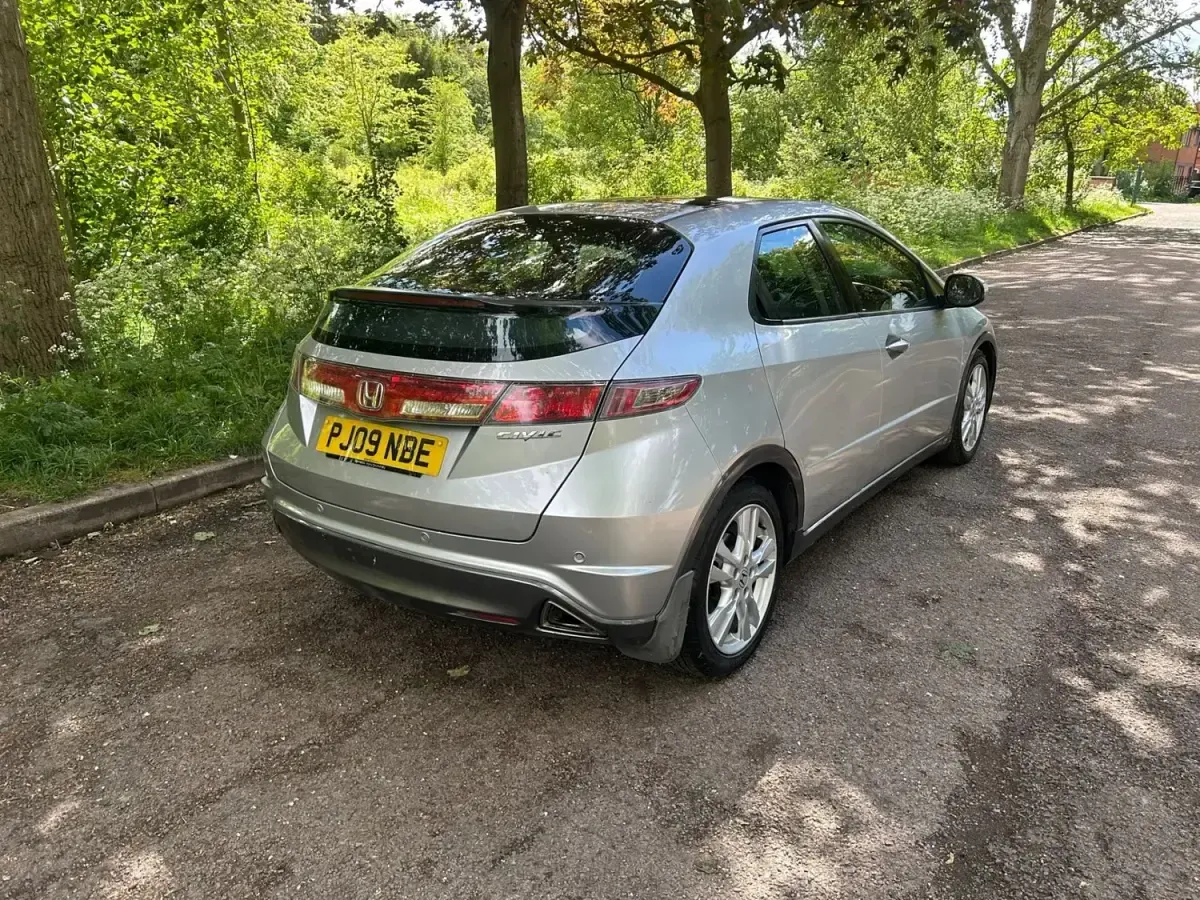 Used Honda Civic ES 140 HP (102 kW) 2009 Silver Hatchback