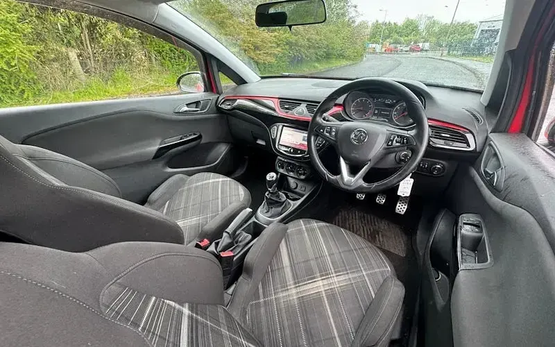 Used Vauxhall Corsa Edition 116 HP (85 kW) 2015 Red Hatchback