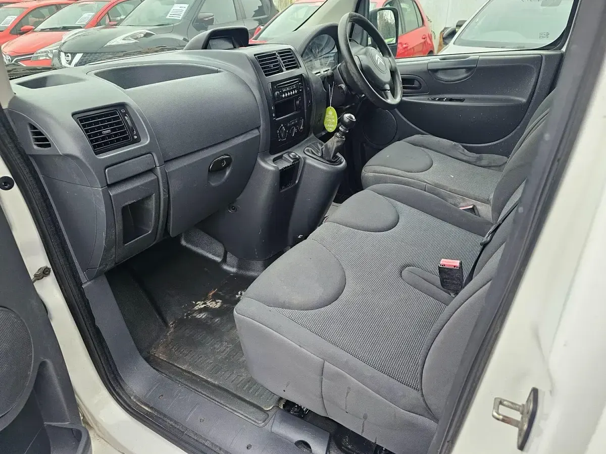 Used Citroën Dispatch 125 HP (91 kW) 2015 White MPV