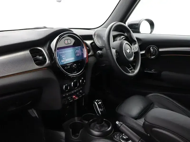 Used Mini Cooper Exclusive 134 HP (98 kW) 2023 Blue/black Hatchback