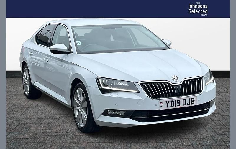 Used Skoda Superb SE L Executive 150 HP (110 kW) 2019 White Hatchback