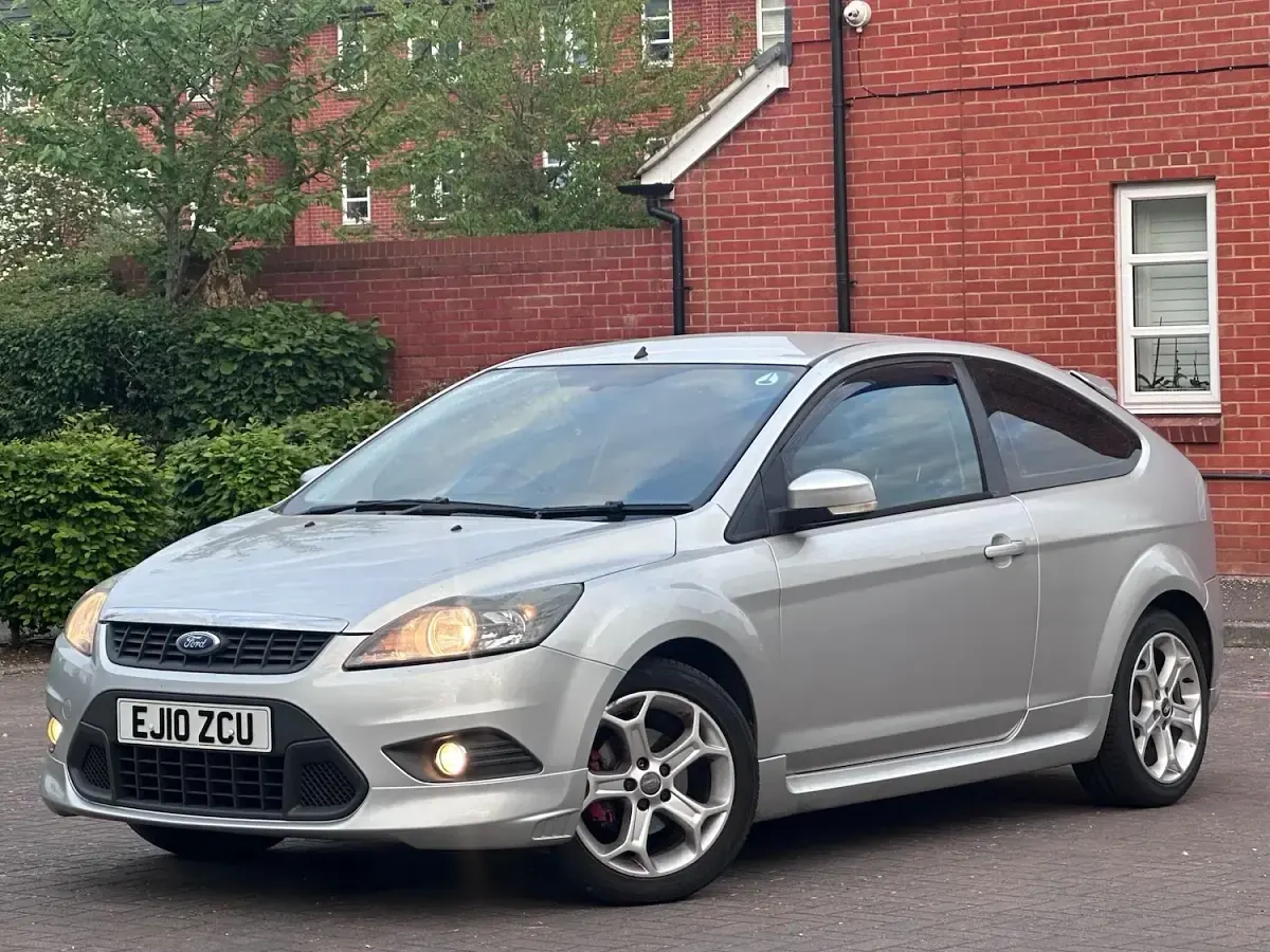 Used Ford Focus Zetec 2010 Silver Hatchback