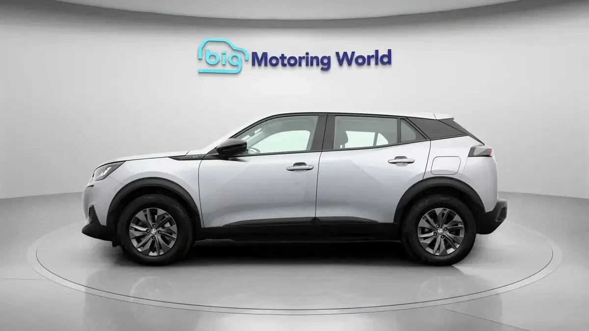 Used Peugeot e-2008 Active Premium 98 kW (134 HP) 2022 SUV