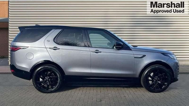 Used Land Rover Discovery 5 SE Dynamic 300 HP (220 kW) 2022 Metallic  eiger grey SUV