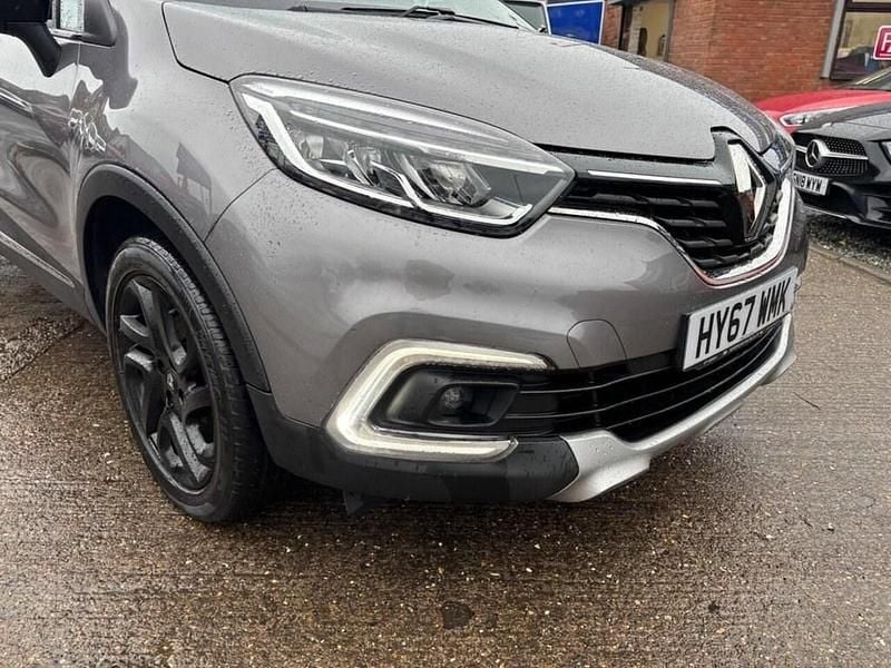 Used Renault Captur Dynamique 90 HP (66 kW) 2017 Grey SUV