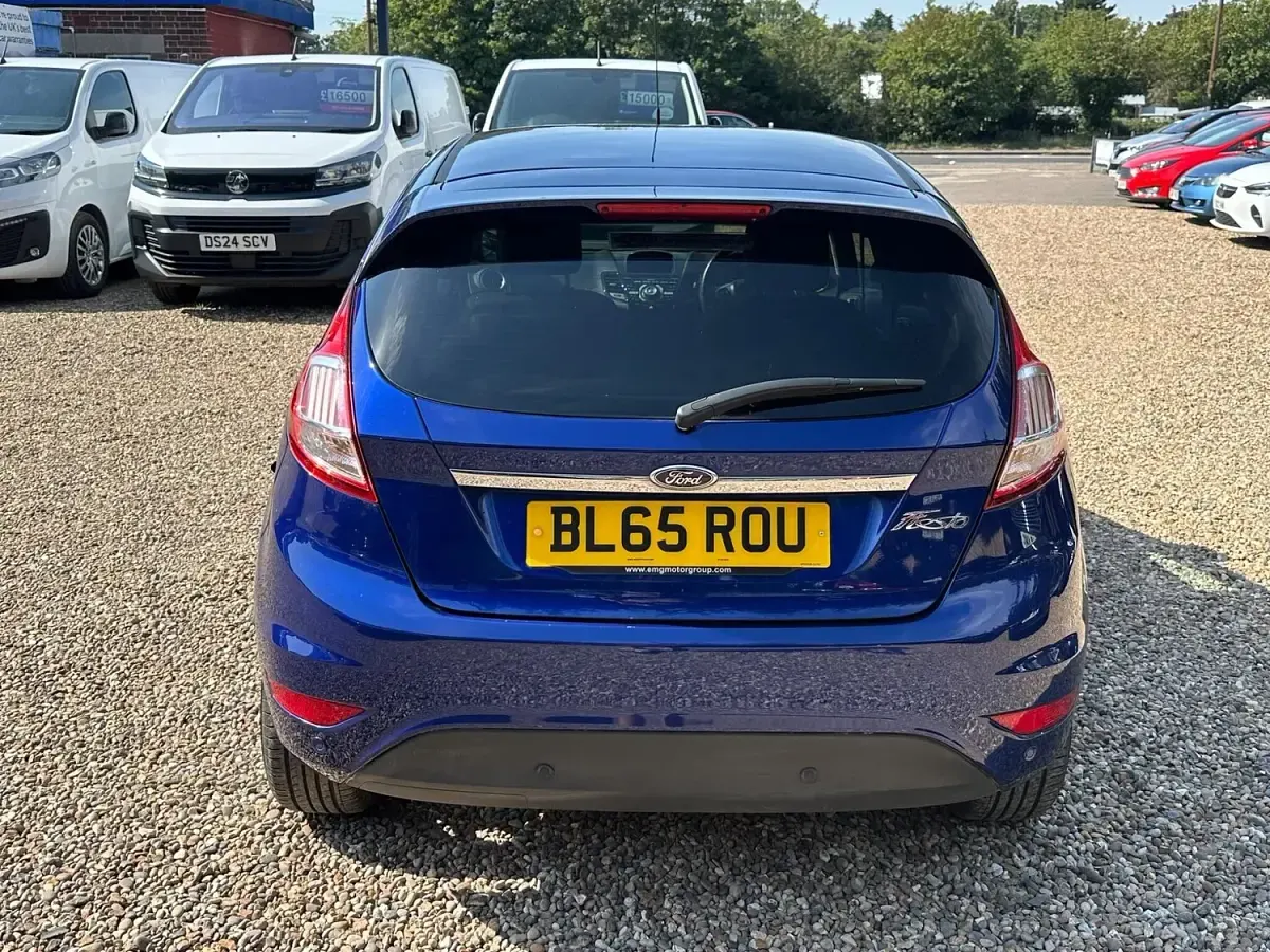 Used Ford Fiesta Titanium 120 HP (88 kW) 2015 Blue Hatchback