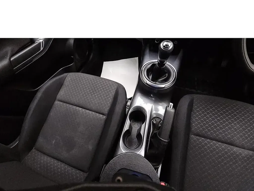 Usado Nissan Juke Acenta 117 HP (86 kW) 2020 Vermelho SUV