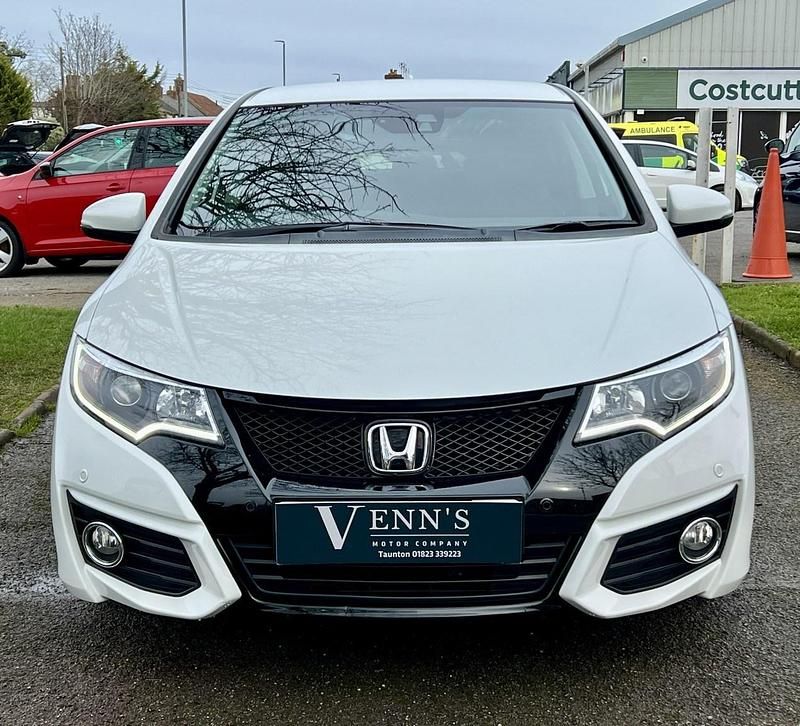 Used Honda Civic SE Plus 142 HP (104 kW) 2016 White Hatchback