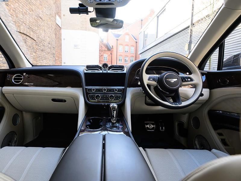 Used Bentley Bentayga 542 HP (398 kW) 2025 Grey SUV