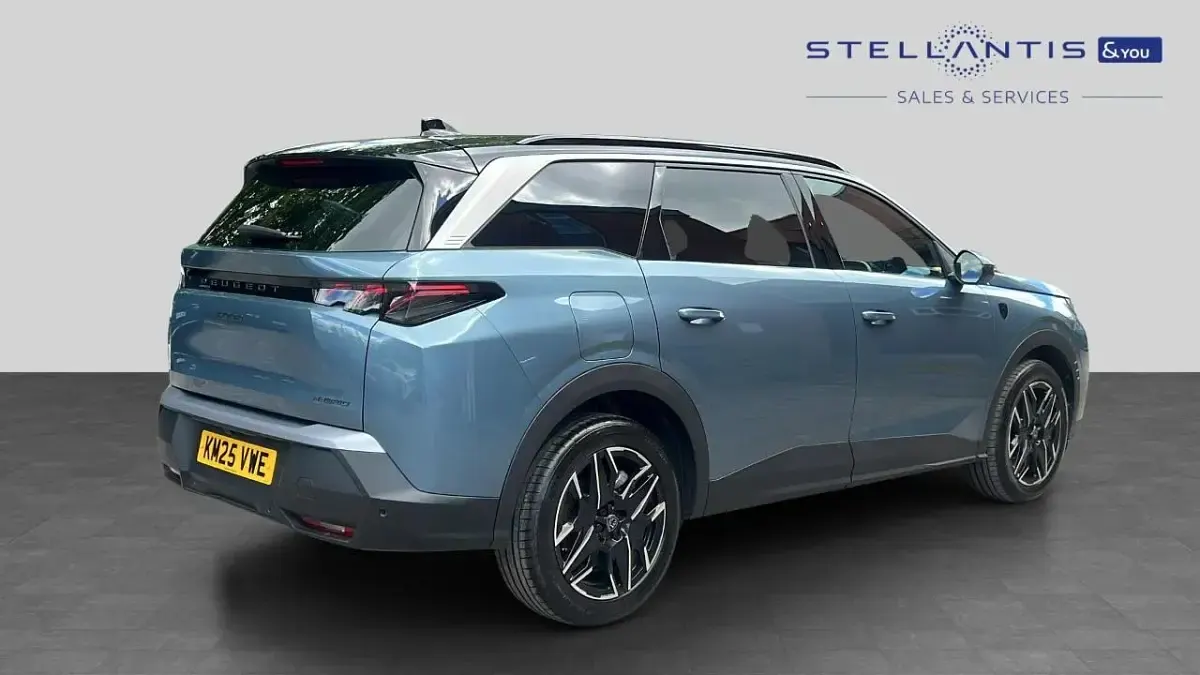 Gebraucht Peugeot 5008 GT 134 PS (98 kW) 2025 Blau SUV
