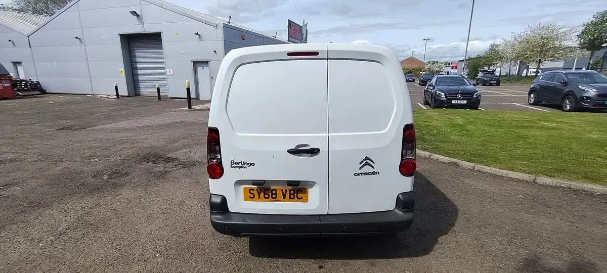 Used Citroën Berlingo 75 HP (55 kW) 2018 White MPV