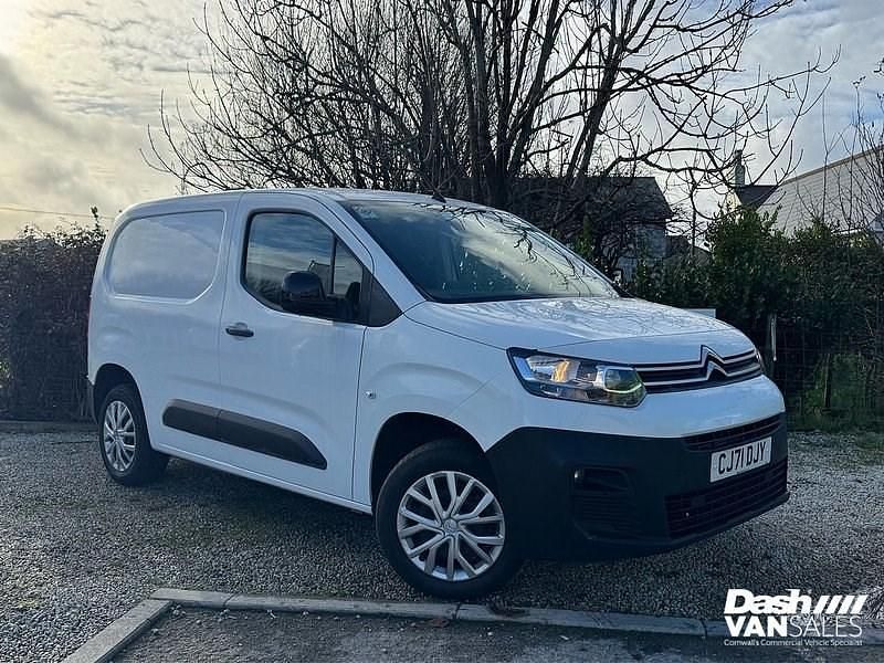 Used Citroën Berlingo 100 HP (73 kW) 2022 White MPV