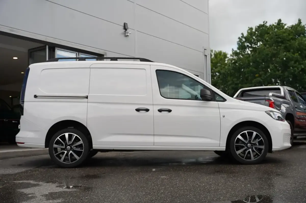 Used VW Caddy 102 HP (75 kW) 2025 White MPV