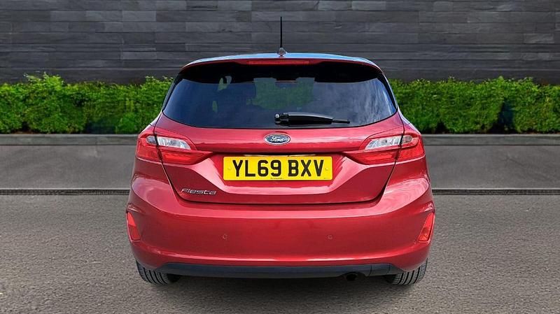 Used Ford Fiesta Trend 84 HP (61 kW) 2019 Red Hatchback