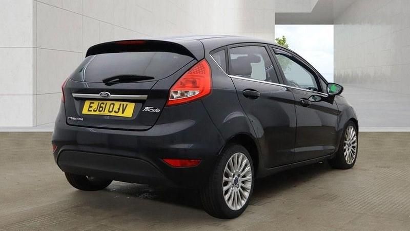 Usado Ford Fiesta Titanium 2011 Preto Citadino