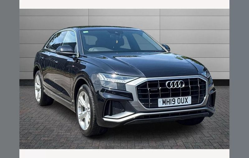 Orca black met Used 2019 Audi Q8 S-Line SUV | £33,990 (Super price) - Image 1/4