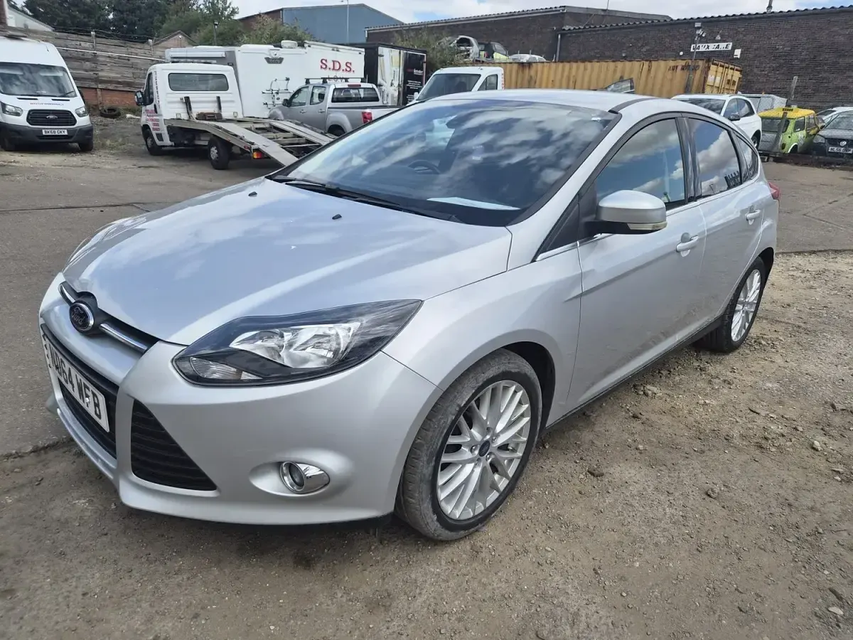 Used Ford Focus Zetec 99 HP (72 kW) 2014 Silver Hatchback