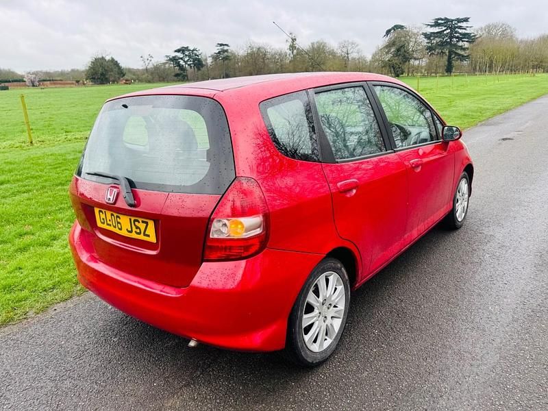 Begagnad Honda Jazz SE 2006 Röd Halvkombi