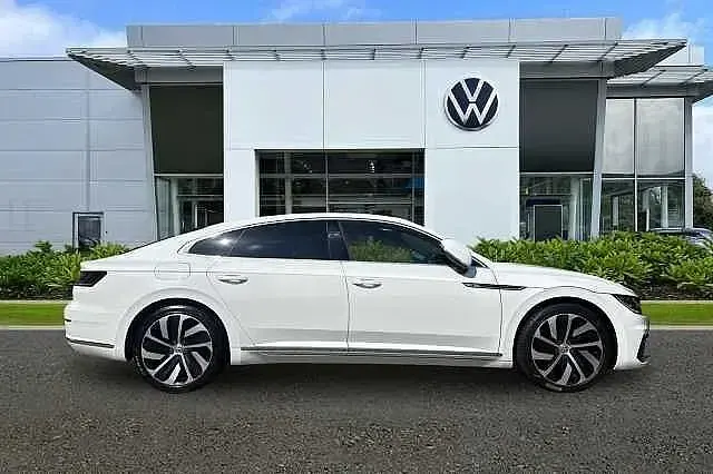 Używany VW Arteon R-line 190 KM (139 kW) 2020 Biały Hatchback