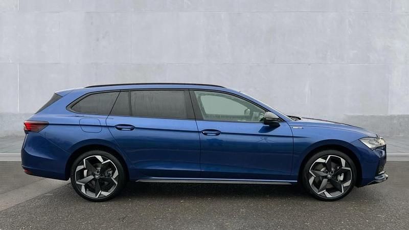 Used Skoda Superb SportLine 204 HP (150 kW) 2025 Cobalt blue metallic Estate